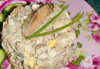 Салат с сардинами и рисом