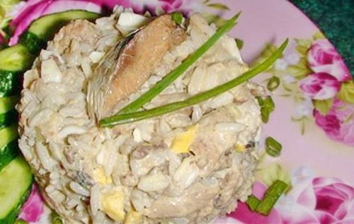 Салат с сардинами и рисом фото