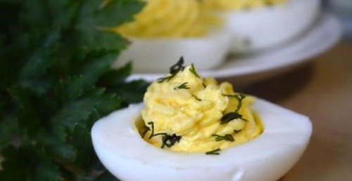 Яйца «фаршированные сырным кремом» фото