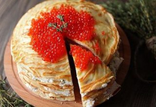 Блинный торт с «Лососем и сыром»